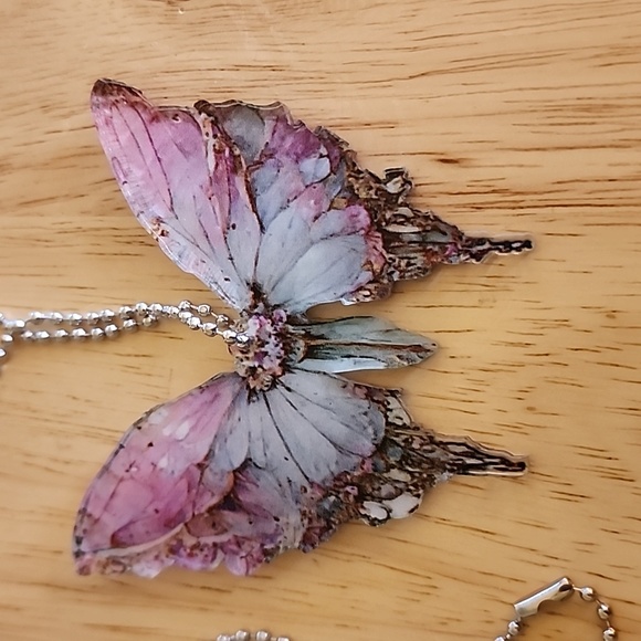 Butterfly Acrylic Car Accessory - Picture 3 of 4